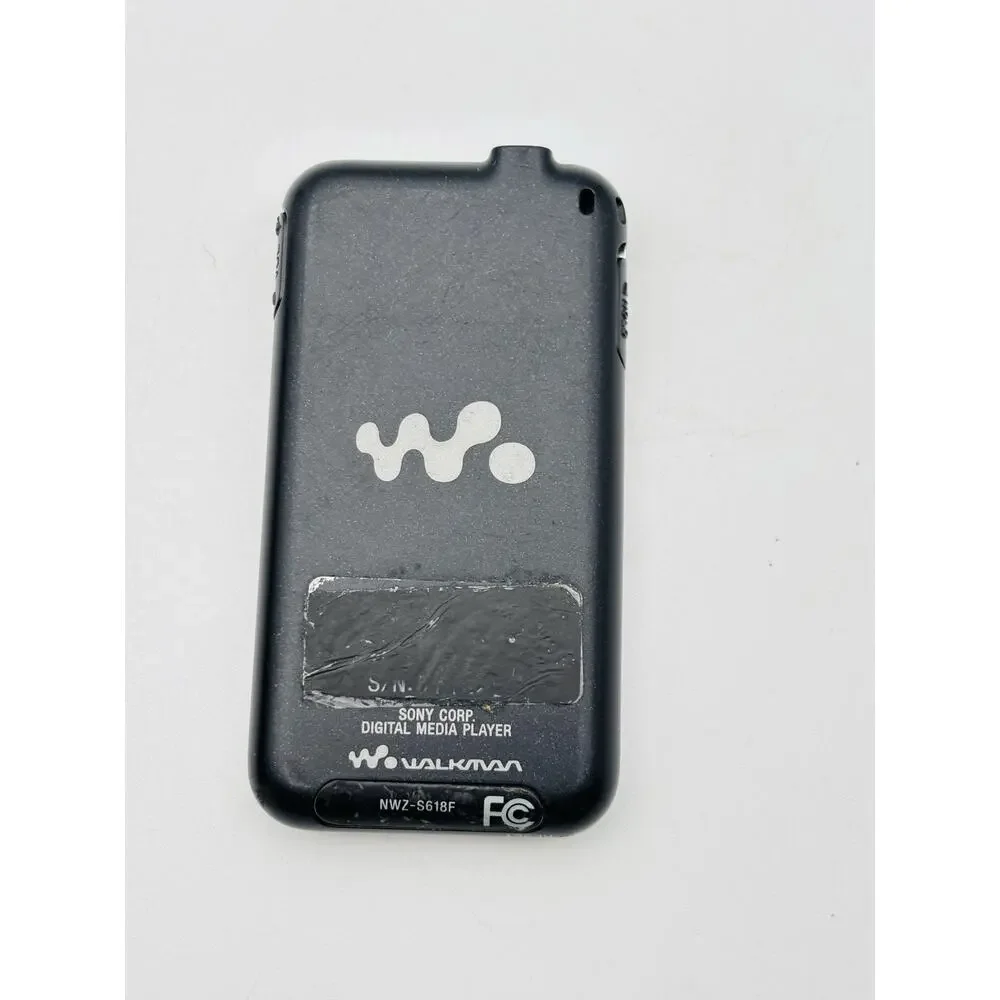 Sony Walkman NWZ-S618F Music Media Player Portable MP3 Black 732 Songs Works
